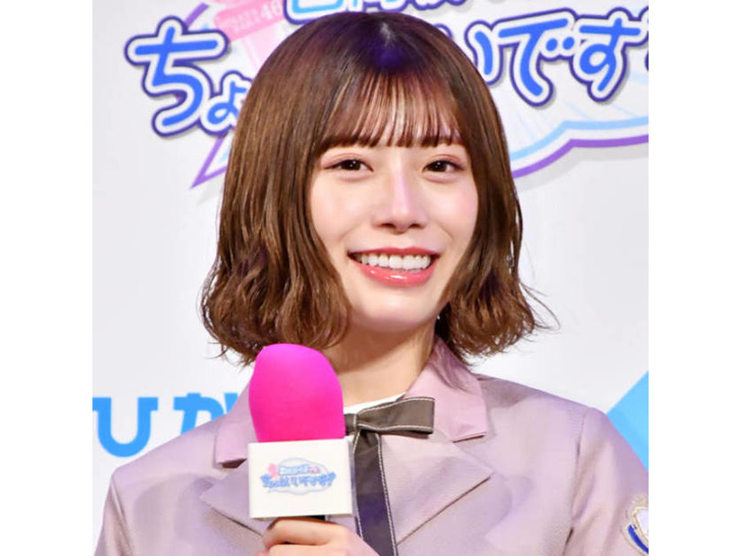 日向坂46東村芽依、ほっそり美脚披露のふわふわワンピースSHOTに反響「お姫様すぎるな」「全てが大優勝です」