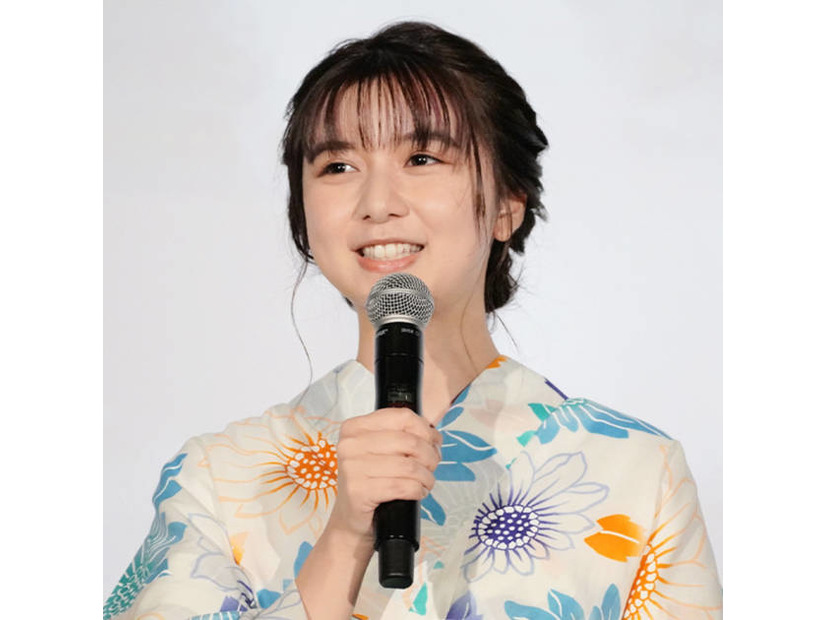 上白石萌歌、ほっそり美スタイル披露の夏フェスSHOTに反響「金髪似合います！」「かっこよくて可愛い」