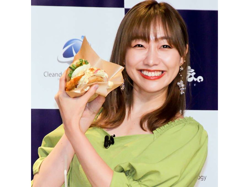 須田亜香里、ホットドッグもぐもぐ中のお茶目SHOTに「可愛い」「美味しそうに食べる」の声