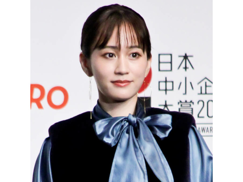 「肌綺麗すぎ！」前田敦子、ナチュラルな美肌SHOT公開に「憧れです」「美しい」の声