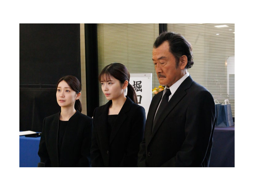 大島優子、小芝風花、吉田鋼太郎「GO HOME～警視庁身元不明人相談室～」第9話より（C）日本テレビ