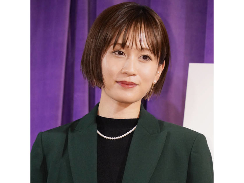 「スタイル抜群」前田敦子、長い脚が際立つダメージデニムSHOTに反響「笑顔が素敵」