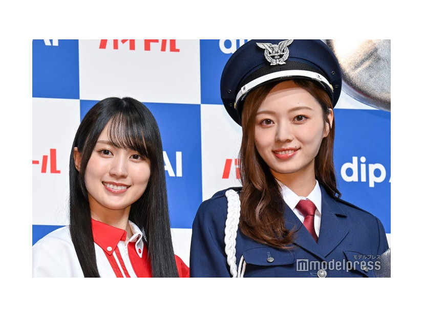 新CM発表会に出席した賀喜遥香、梅澤美波（C）モデルプレス