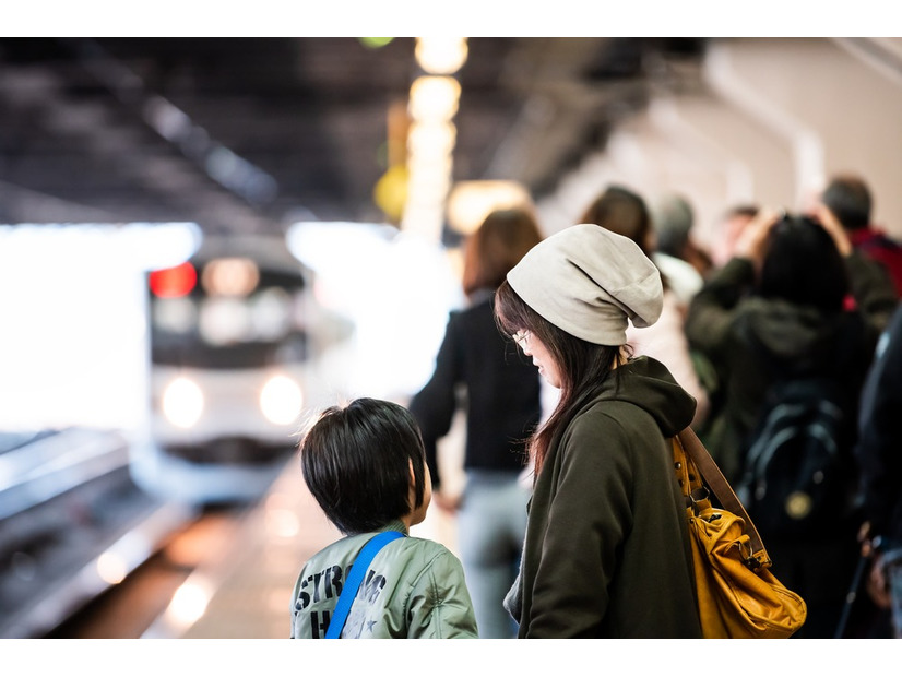 駅で、ぐずる子ども。なぜか駅員が近づいてきて…私「何事？」まさかの神対応に『驚き』『知らなかった』