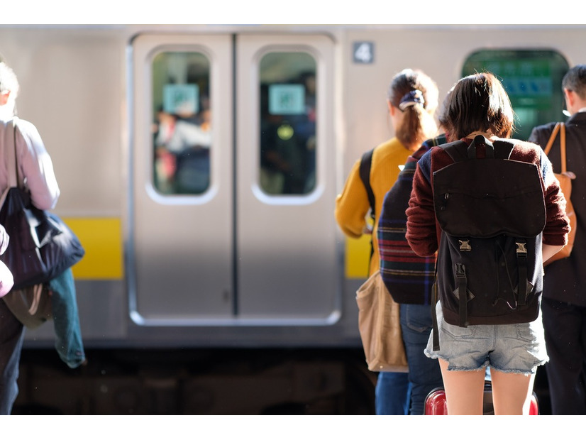 【駅で】次の電車まで30分…「急いでるのに」すると、駅員の優しい対応に『まだまだ捨てたもんじゃない』