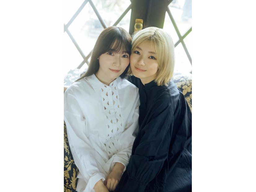 守屋麗奈、藤吉夏鈴（C）光文社／週刊FLASH 写真：横山マサト