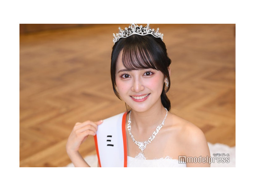 「ミス慶應2024」に輝いた齊藤美雅さん（C）モデルプレス