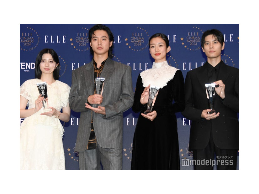 「ELLE CINEMA AWARDS 2024」授賞式に出席した（左から）桜田ひより、山崎賢人、河合優実、萩原利久（C）モデルプレス