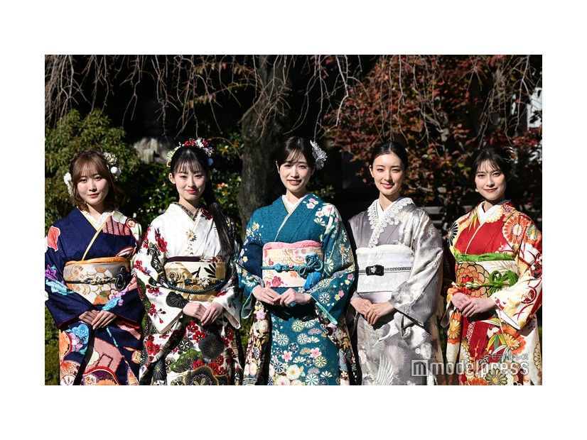本田望結、井本彩花、高橋ひかる、宮本茉由、玉田志織（C）モデルプレス