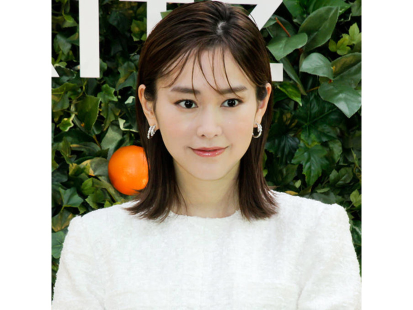 桐谷美玲、佐藤ありさとのにっこりピースSHOTに反響「仲良し」「いつまで経っても最強の2人」