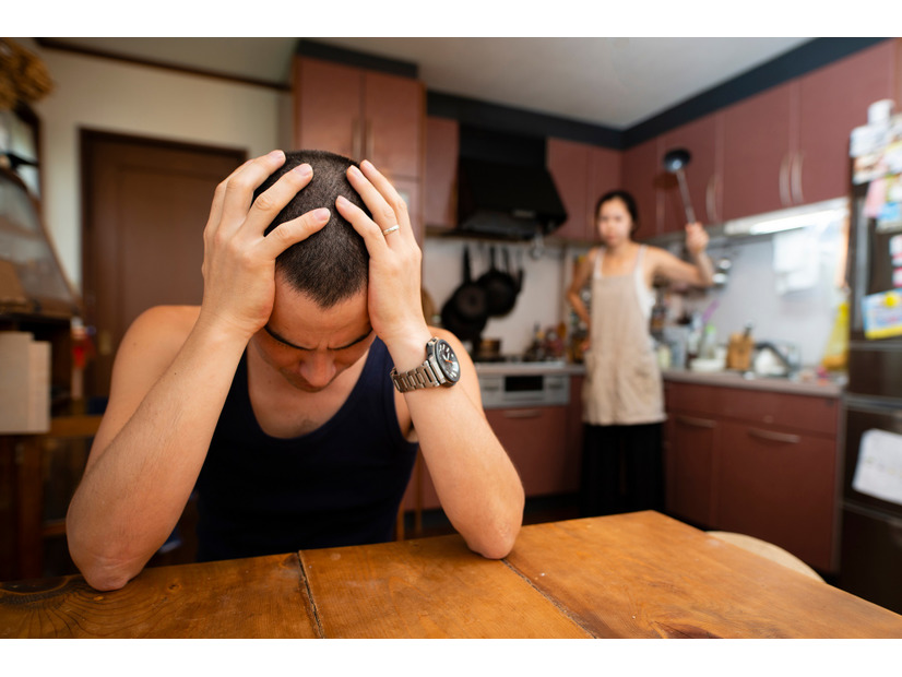 単身赴任の夫、部屋にアポなし訪問したら…。洗面所の「あるもの」から、許しがたい事実を暴き出した妻の臭覚