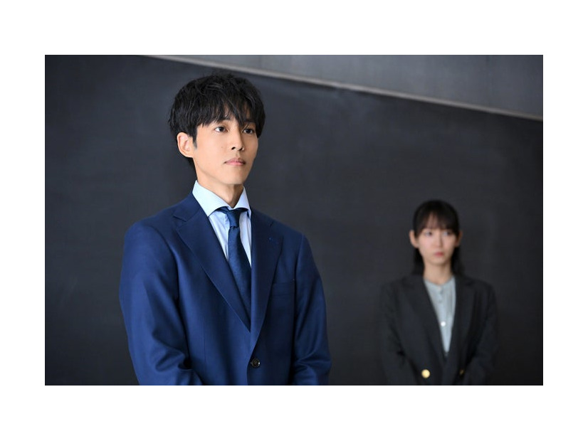 松坂桃李、吉岡里帆「御上先生」第1話（C）TBS