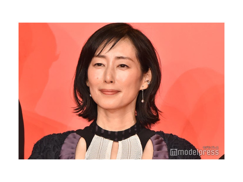 ショートボブヘアの木村多江（C）モデルプレス