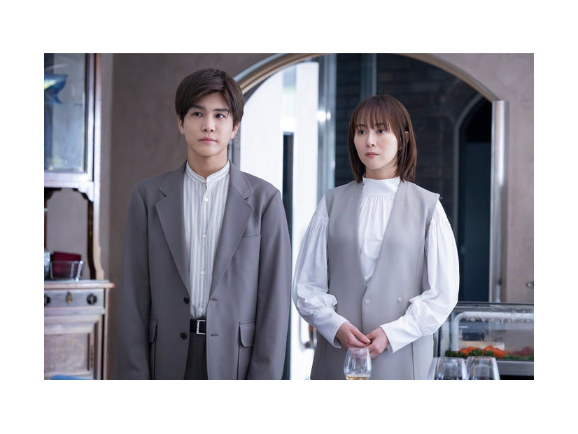 岩田剛典、比嘉愛未「フォレスト」第3話（C）ABCテレビ