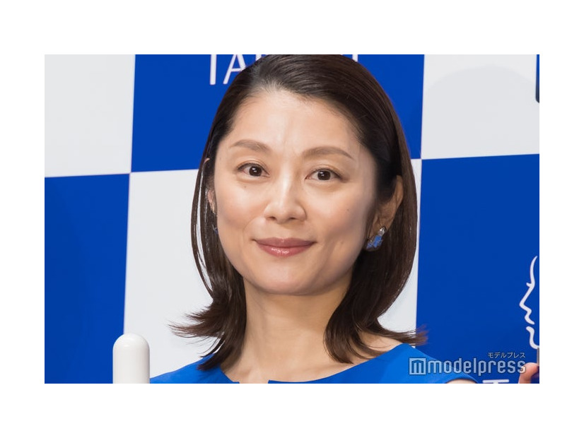 「タカミスキンピール」20周年記念CM披露会見に出席した小池栄子（C）モデルプレス