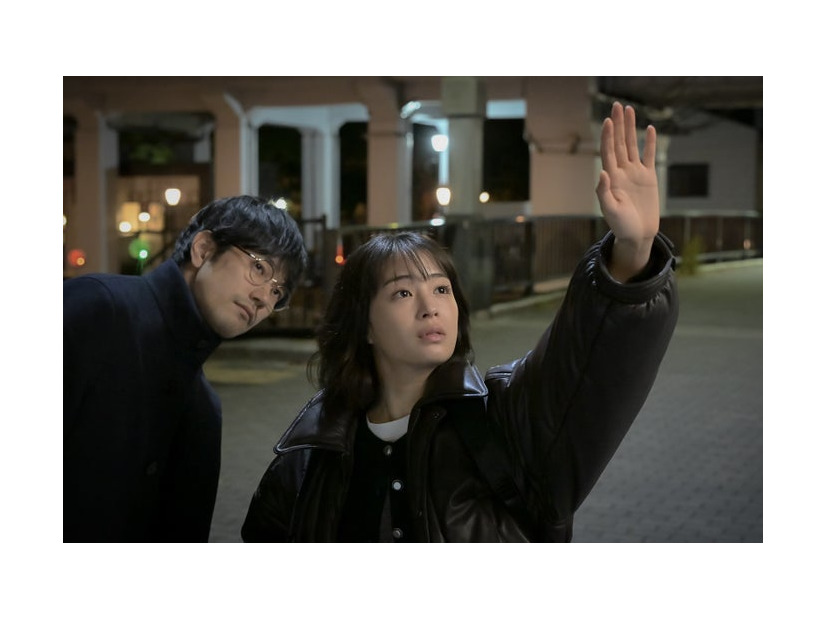 松山ケンイチ、広瀬すず「クジャクのダンス、誰が見た？」第2話（C）TBS