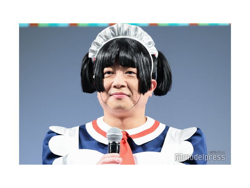 ロボコの扮装で登場した松尾駿（C）モデルプレス