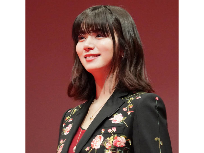 池田エライザ、アイナ・ジ・エンドとの顔寄せSHOTに反響「お顔がおしゃれすぎ」「素敵な関係」