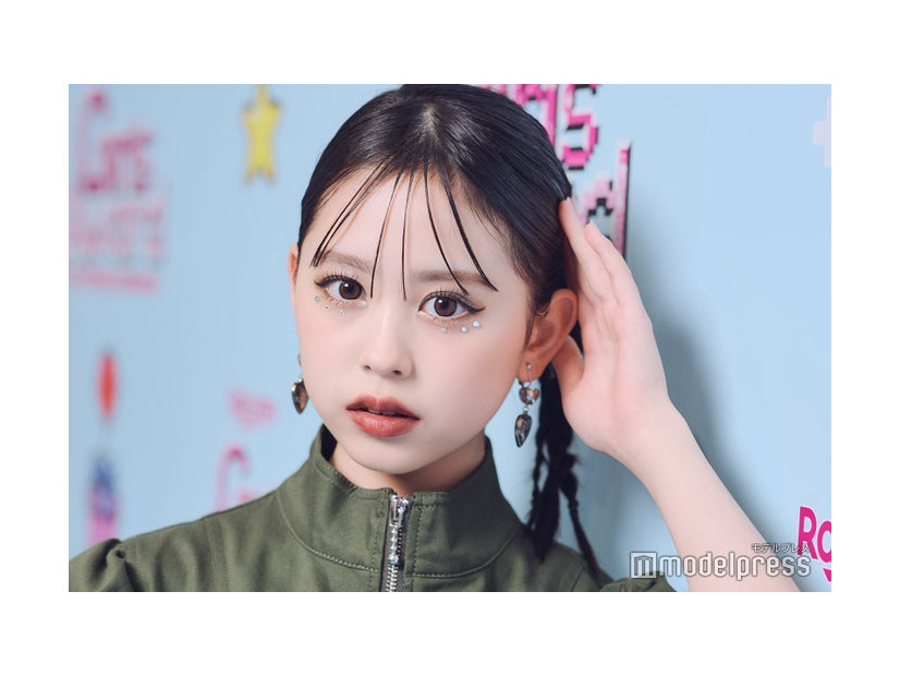 モデルプレスのインタビューに応じた梶原叶渚（C）モデルプレス