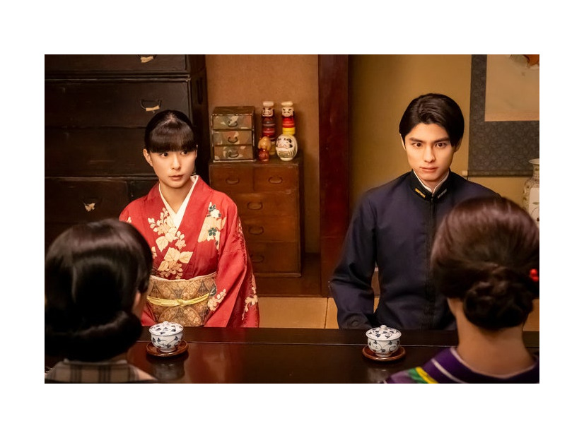 芳根京子、小関裕太「波うららかに、めおと日和」第6話（C）フジテレビ