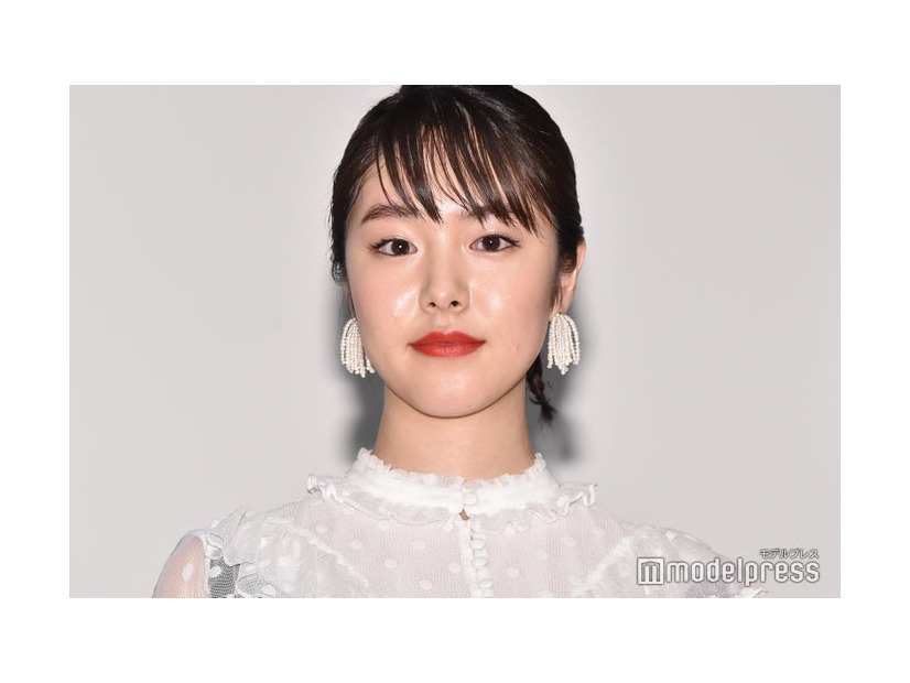 暗髪の唐田えりか（C）モデルプレス