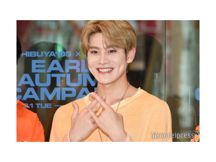 金髪の大久保波留（C）モデルプレス