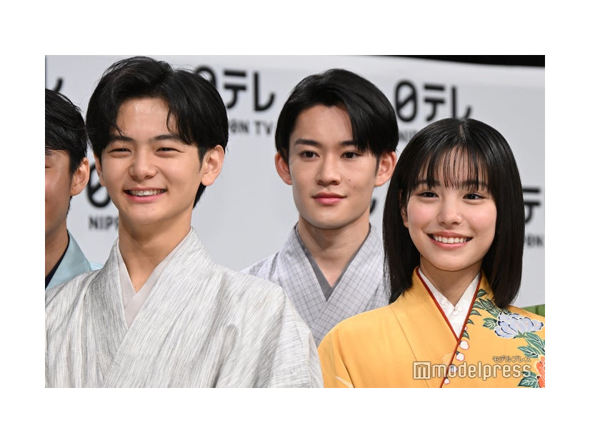 「ちはやふる－めぐり－」制作発表会見に出席した齋藤潤、當真あみ（C）モデルプレス