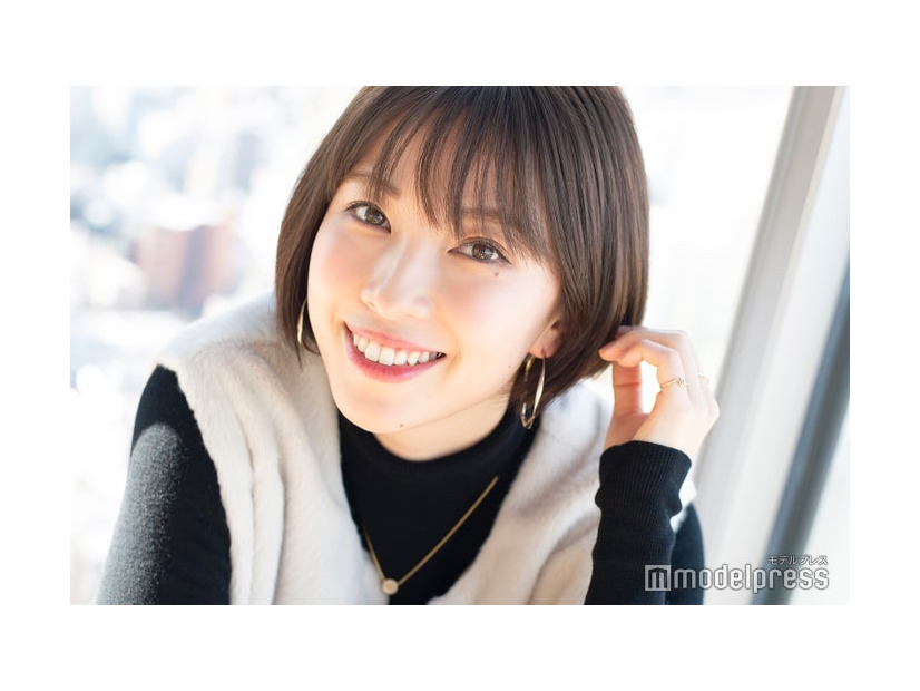 茶髪の藤原望未（C）モデルプレス