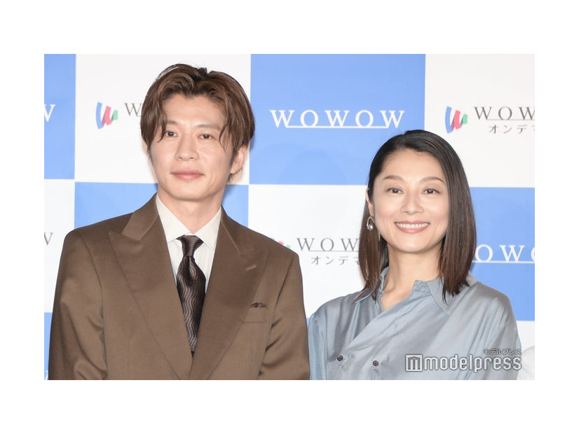 完成報告会に出席した田中圭、小池栄子（C）モデルプレス