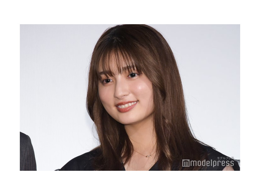 ミディアムヘアの吉川愛（C）モデルプレス