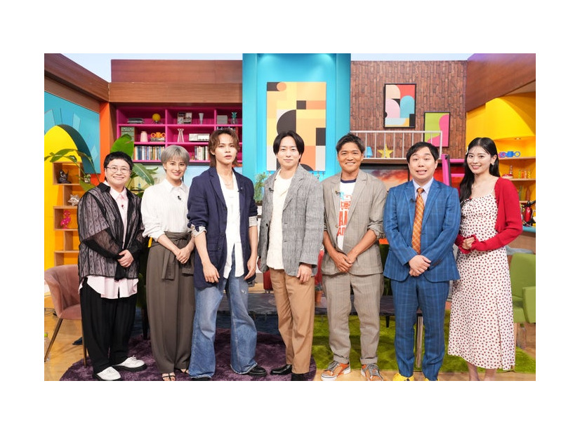 （左から）近藤春菜、ホラン千秋、上田竜也、櫻井翔、大久保嘉人、せいや、坂井仁香（C）日本テレビ