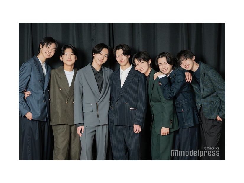 （左から）中澤漣、横田大雅、高田憐、大東立樹、高野秀侑、近藤大海、星慧音／CLASS SEVEN（C）モデルプレス