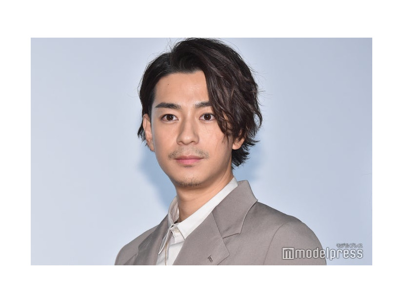 ヘアチェンジ前の三浦翔平（C）モデルプレス