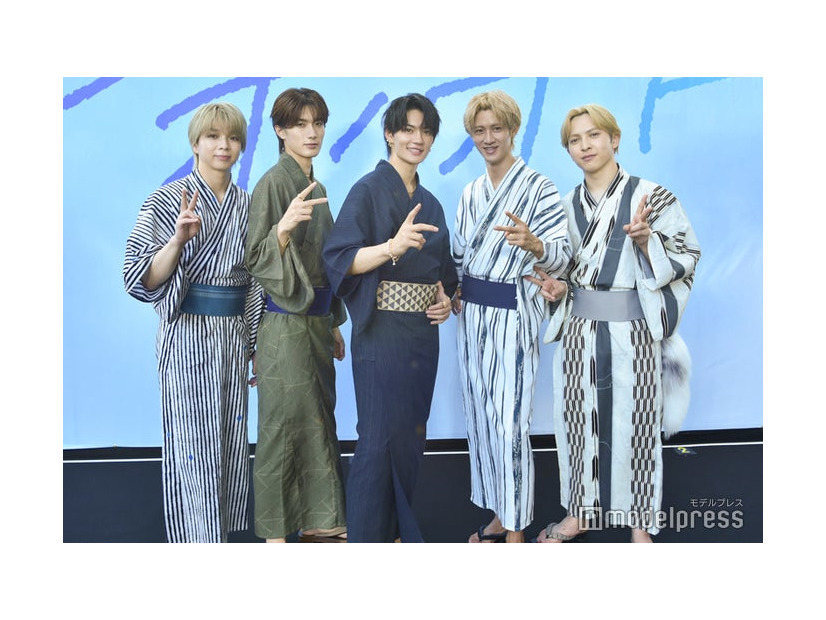 M!LK（左から）塩崎太智、山中柔太朗、佐野勇斗、曽野舜太、吉田仁人（C）モデルプレス