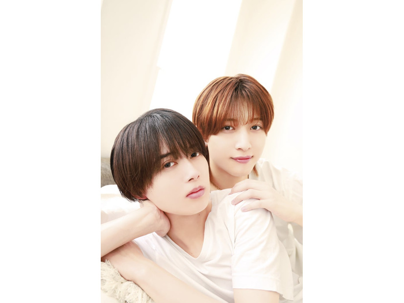 井上瑞稀、中村嶺亜：撮影／小林ばく