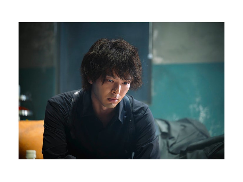 中村倫也「DOPE 麻薬取締部特捜課」第2話（C）TBS