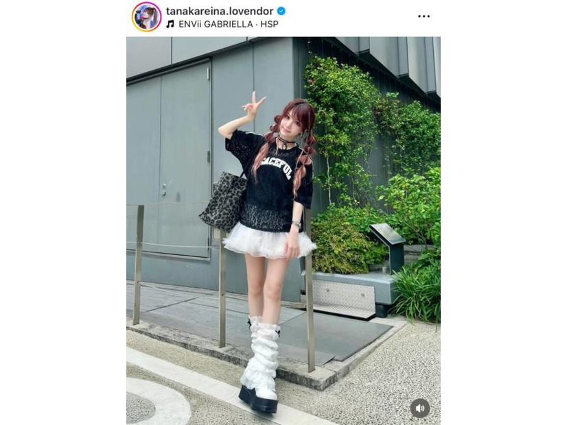 「スタイル抜群」田中れいな、美シルエットのモノトーンコーデに絶賛の声「理想的な着こなし」