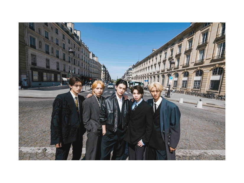 「M!LK 10th ANNIVERSARY PHOTOBOOK（仮）」先行カット／撮影：217...NINA