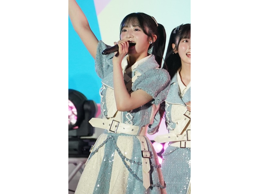 秋山由奈【写真：竹内みちまろ】