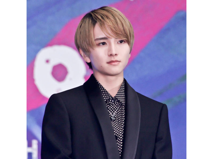 板垣李光人、アニメ映画の主演声優に！笑顔の報告SHOTに反響「お写真可愛すぎ」「絶対見ます！」