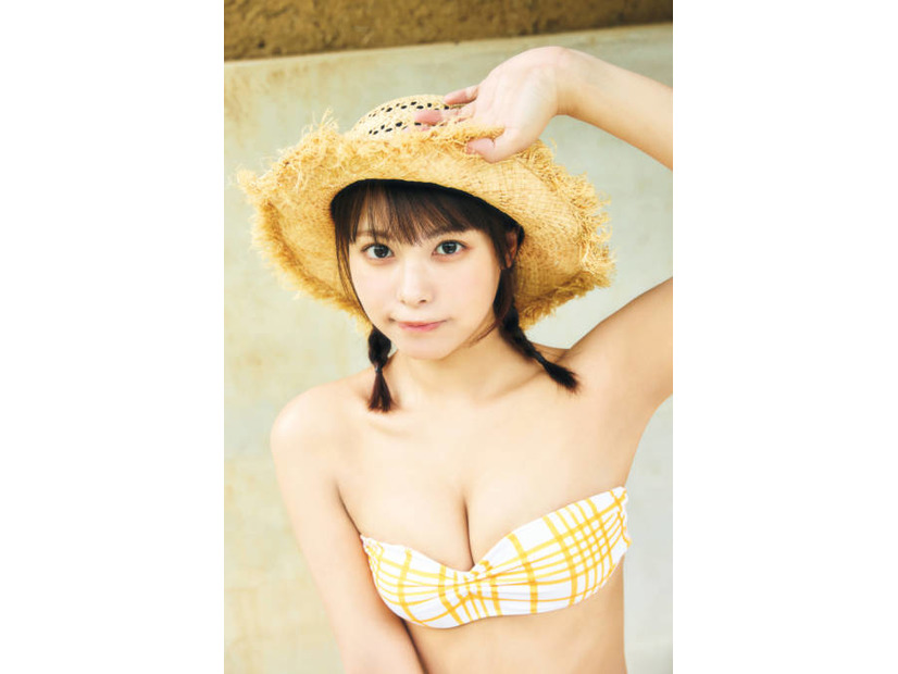 宮崎あみさ、ヘルシー美ボディが眩しい水着SHOTで魅力はじける！夏らしさ満載のグラビアを披露