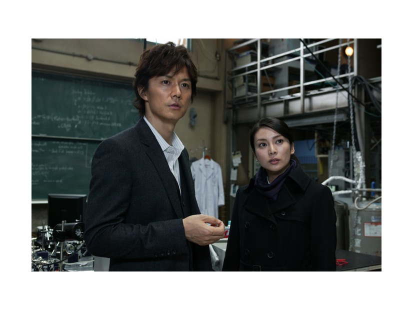 福山雅治、柴咲コウ『容疑者ｘの献身』（C）2008 フジテレビジョン、アミューズ、S・D・P