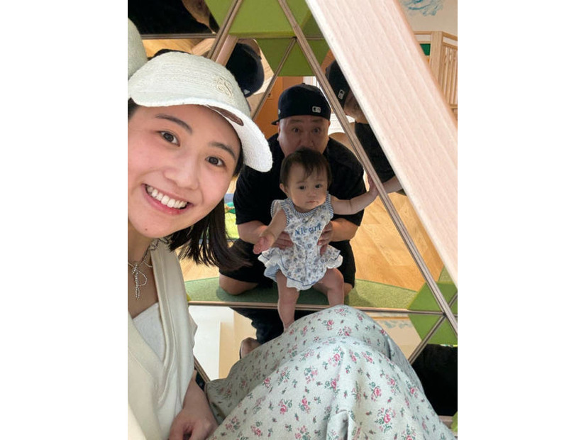 山本圭壱、妻・西野未姫＆娘とパシャリ！キッズパーク満喫SHOTに反響「楽しそうな家族」「素敵なパパさん」
