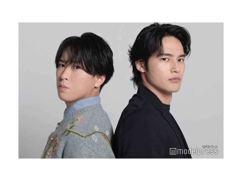 モデルプレスのインタビューに応じた宮舘涼太、水上恒司（C）モデルプレス
