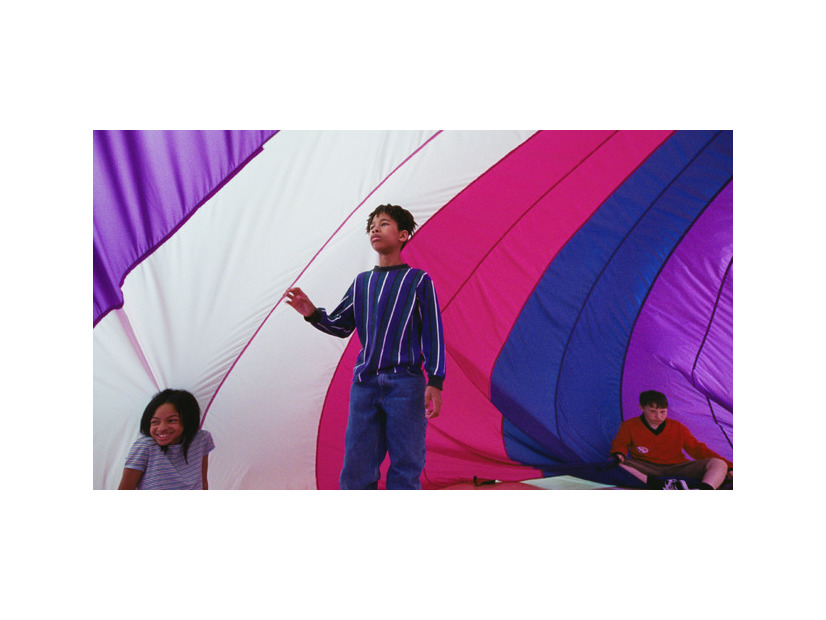 『テレビの中に入りたい』© 2023 PINK OPAQUE RIGHTS LLC. ALL RIGHTS RESERVED.
