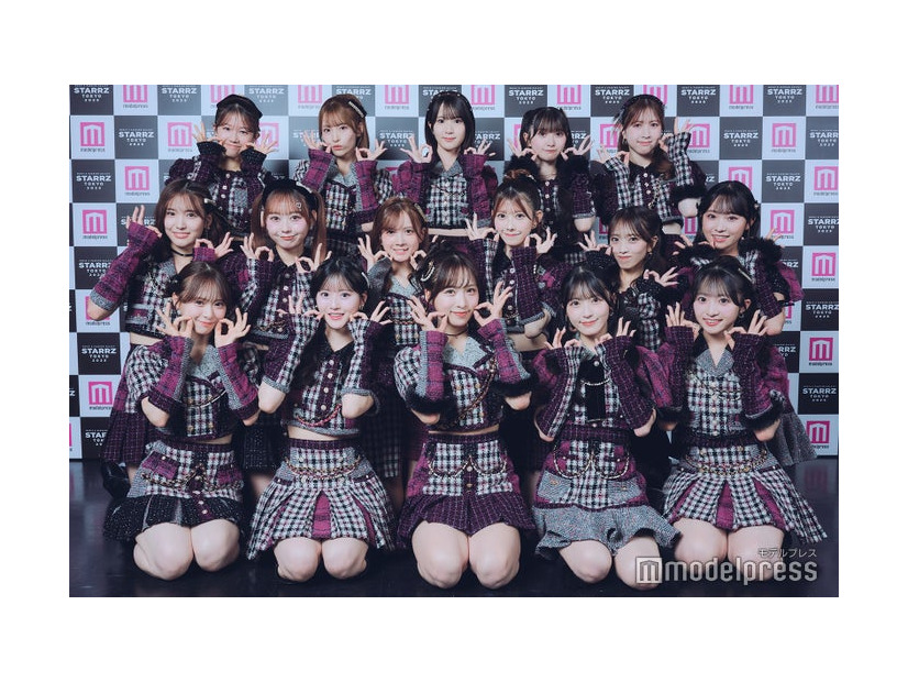 AKB48／（後列左から）正鋳真優、平田侑希、橋本恵理子、山崎空、永野芹佳（中列）下尾みう、大盛真歩、水島美結、千葉恵里、向井地美音、山内瑞葵（前列）倉野尾成美、八木愛月、小栗有以、佐藤綺星、秋山由奈（C）モデルプレス