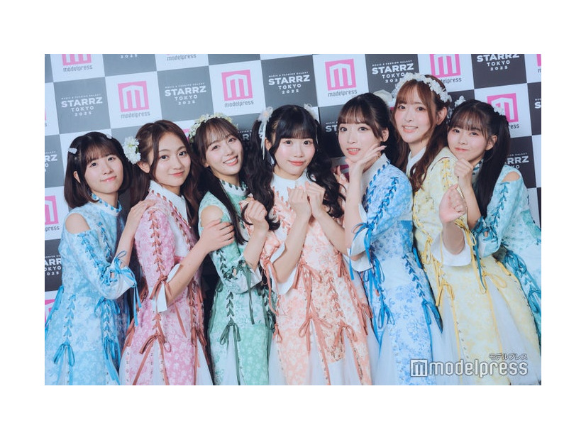 モデルプレスのインタビューに応じた（左から）相川奈央、月城咲舞、麻丘真央、望月りの、河瀬詩、天城サリー、椎名桜月／22/7（C）モデルプレス