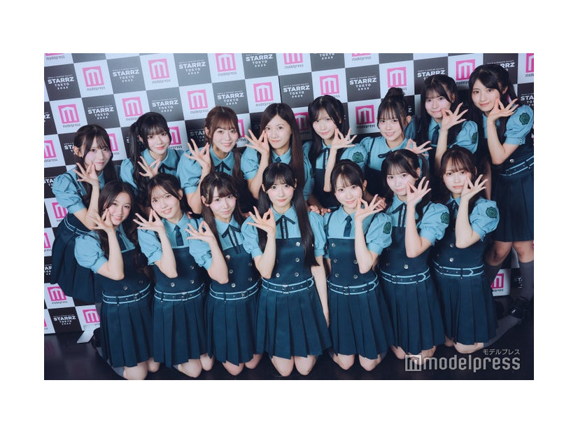 Rain Tree／（後列左から）綾瀬ことり、水野乃愛、新野楓果、仲俣美希、百瀬紗菜、鈴野みお、永瀬 真梨、朝宮日向（前列左から）葉山莉瑚、吉川海未、片瀬真花、佐藤莉華、橋本真希、遠藤莉乃、市原紬希 （C）モデルプレス