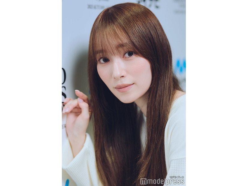 モデルプレスのインタビューに応じた守屋麗奈（C）モデルプレス