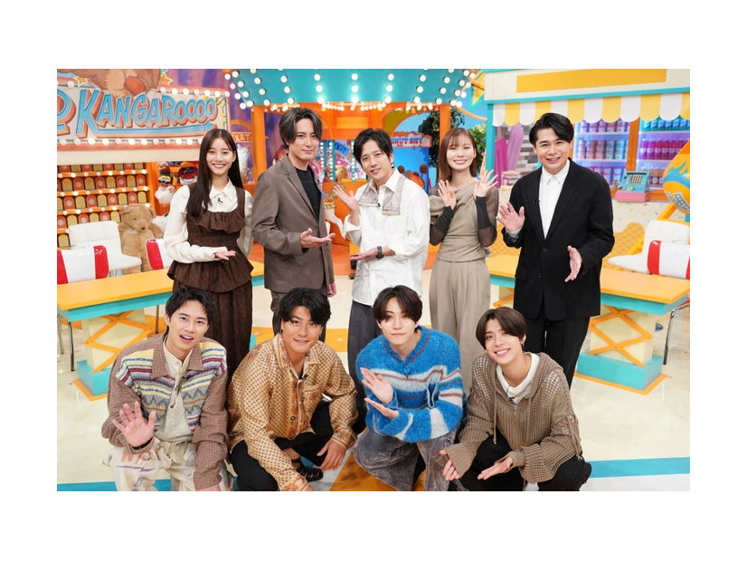 （後列左から）新木優子、間宮祥太朗、二宮和也、朝日奈央、吉村崇（前列左から）戸塚純貴、森本慎太郎、橋本将生、松島聡（C）日本テレビ